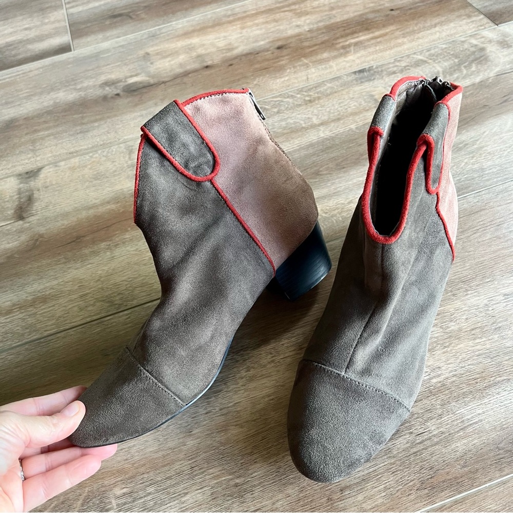 ANTHROPOLOGIE Vanessa Wu Colorblock Western Boots Size 38 Suede Beige - Picture 3 of 11